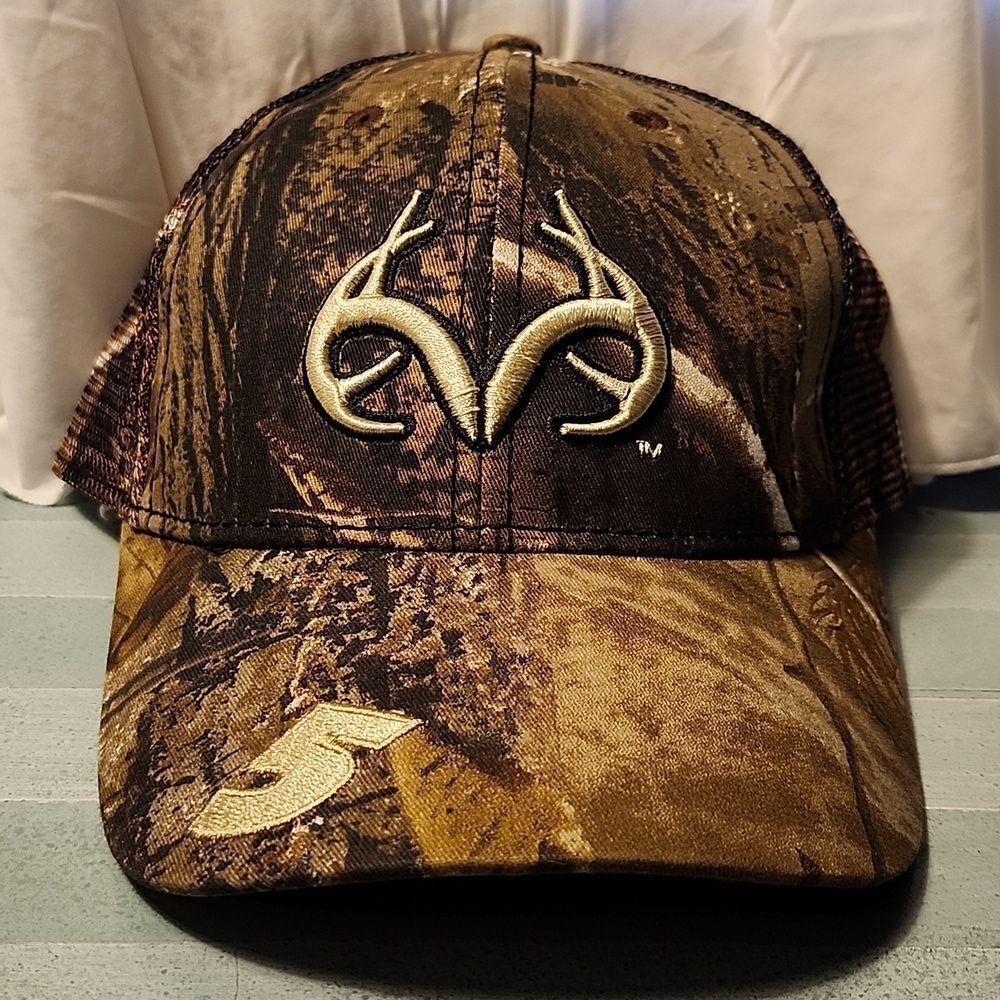 Nascar RealTree Kyle Larson 5 Trucker Velcroback Hat - NWOT
